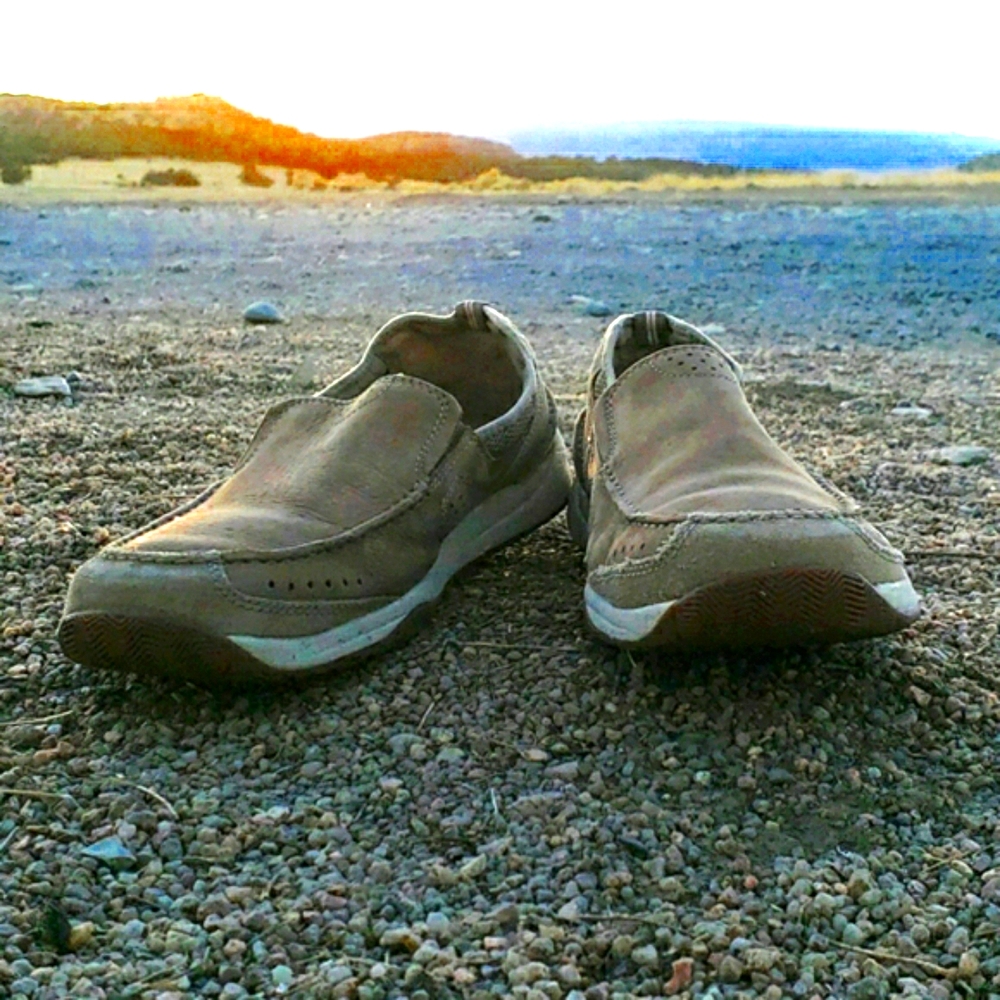 CLARKS MEN'S LOAFERS.